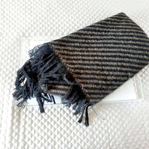 Cristina Chiti black & taupe wool blend scarf shawl - Picture 2 of 7